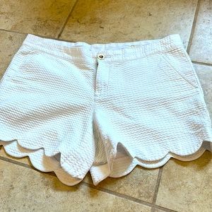 White Lilly shorts